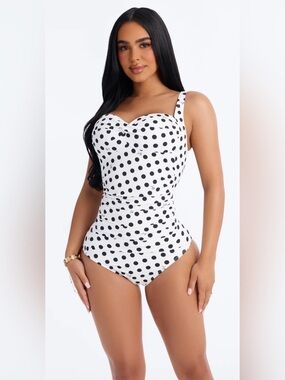 🖤🤍Betsey Johnson White & Black Polka Dot Bandeau One-Piece Swimsuit🖤🤍SZ 2X-NWT